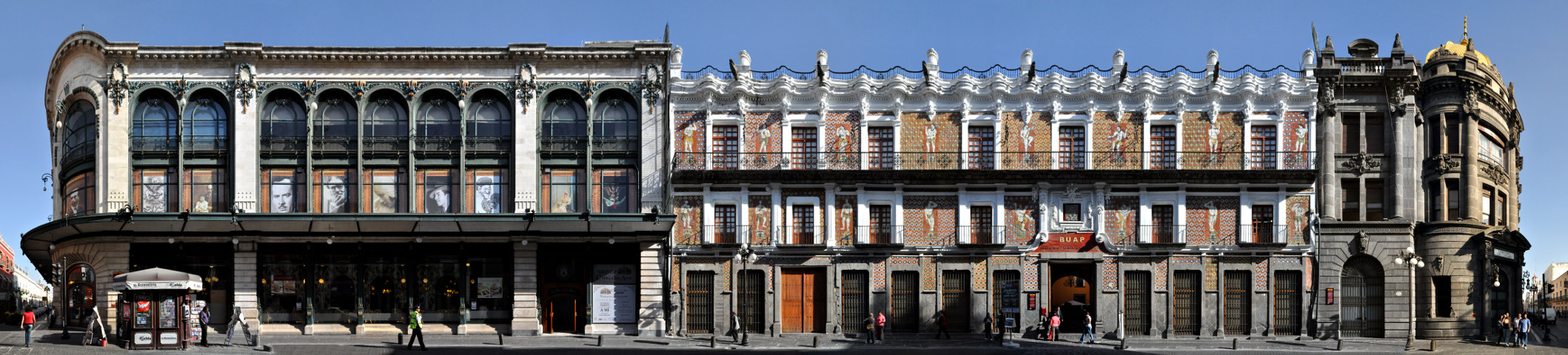 (English) Puebla street front Casa de los Munecos Facade