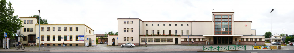 Neue Sachlichkeit Bahnhofsgebäude in meissen, Sachsen, Stile der Moderne
