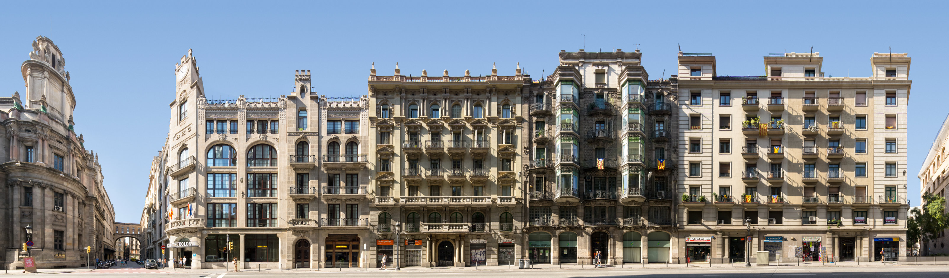 street facade, Straßenzug Straßenfront aus Barcelona, Spanien
